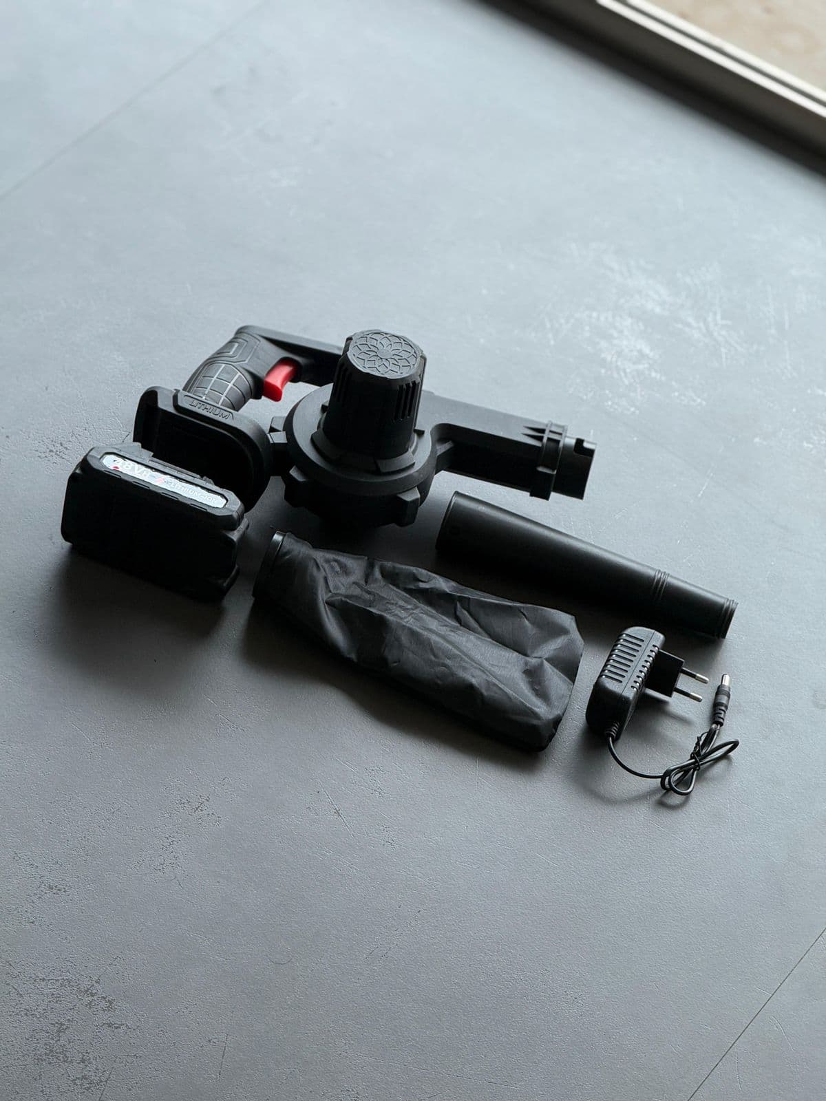 TurboDrive Cordless Handheld Power Blower view 2