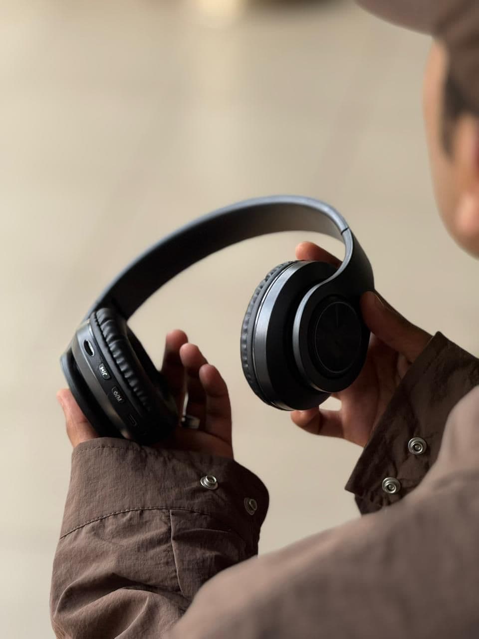 JBL Tune 770NC Wireless Over-Ear Headphones view 3